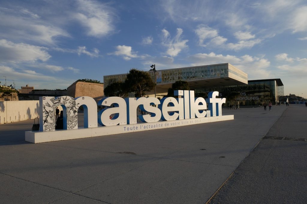 Comment créer une agence immobilière à Marseille ?
